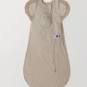 Zen One Classic Nested Bean Swaddle in size 3-6 months!